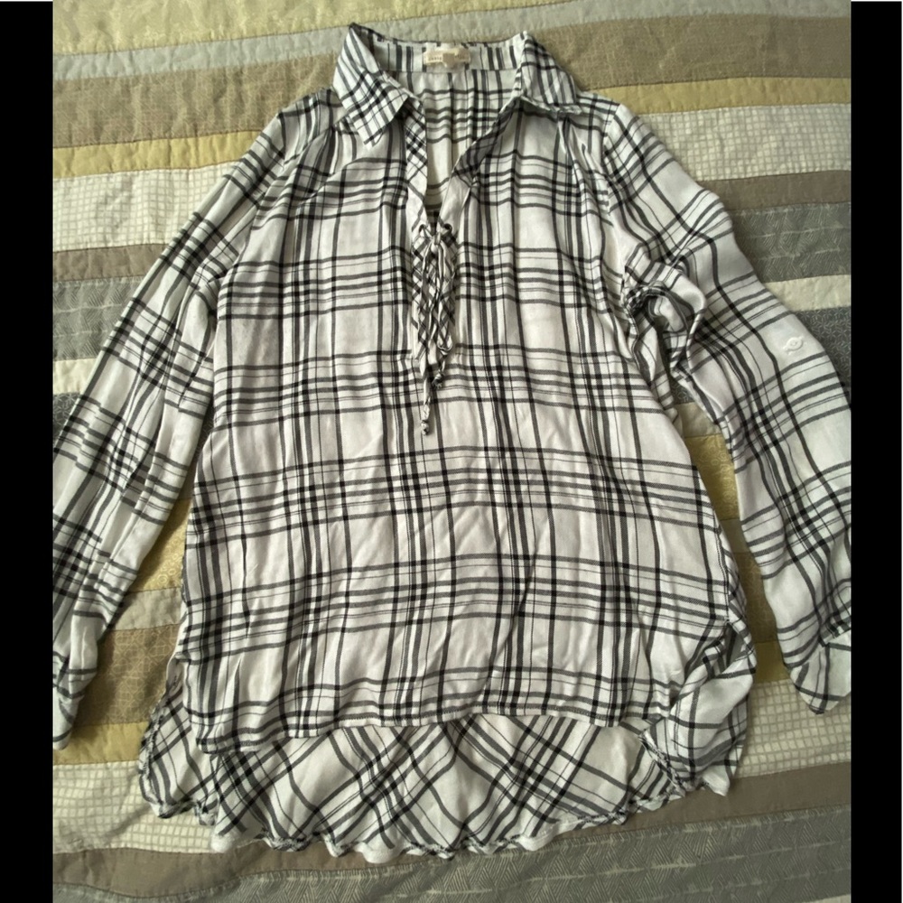 Light weight, lace up, high low collared flannel